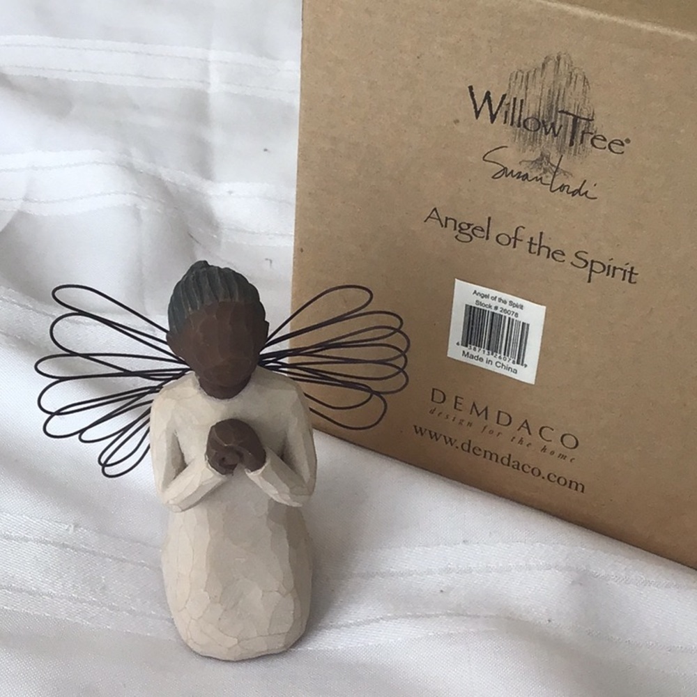 Willow Tree Angel Figurine with Wire Wings